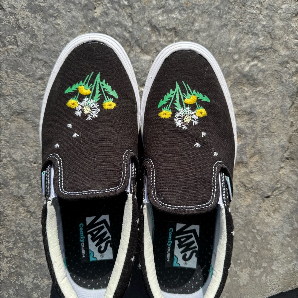 Vans comfy Cush women’s slip ons. Tried on once.